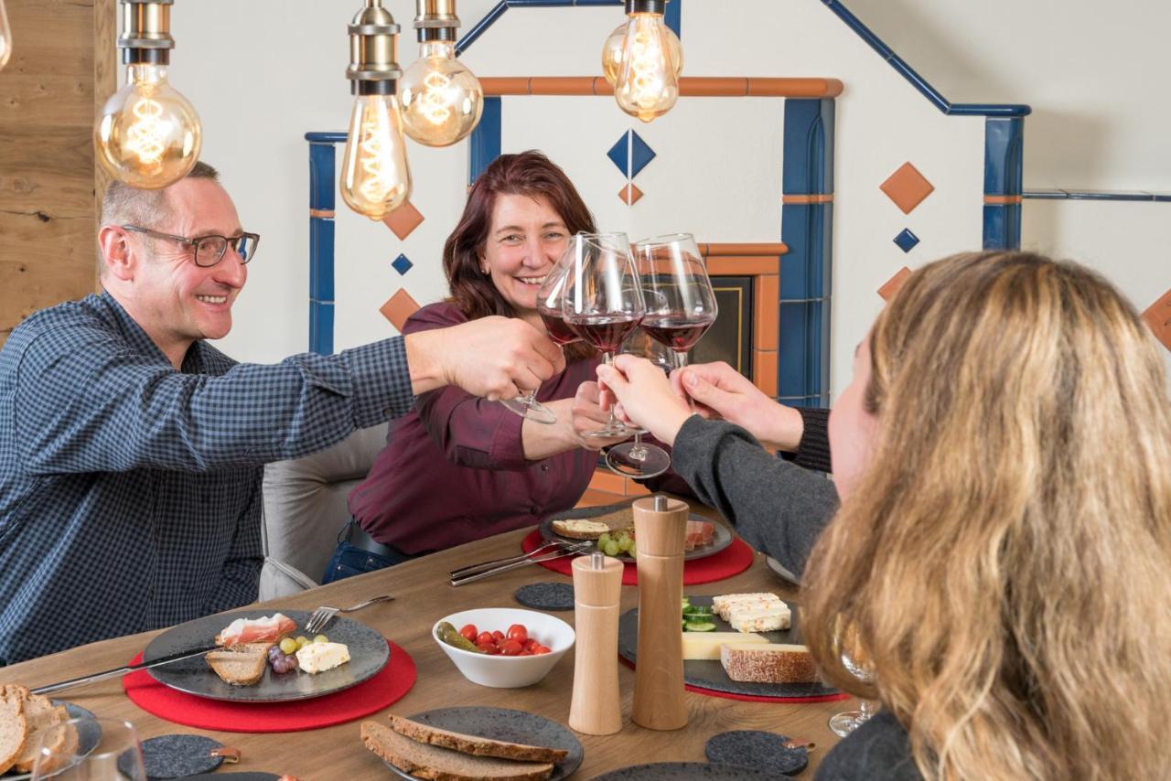 Chalet-Ferienwohnung Giebeltraum, 115 Qm, Wellness/Fitness/Sauna - Bergroedelhof Feilitzsch Kültér fotó
